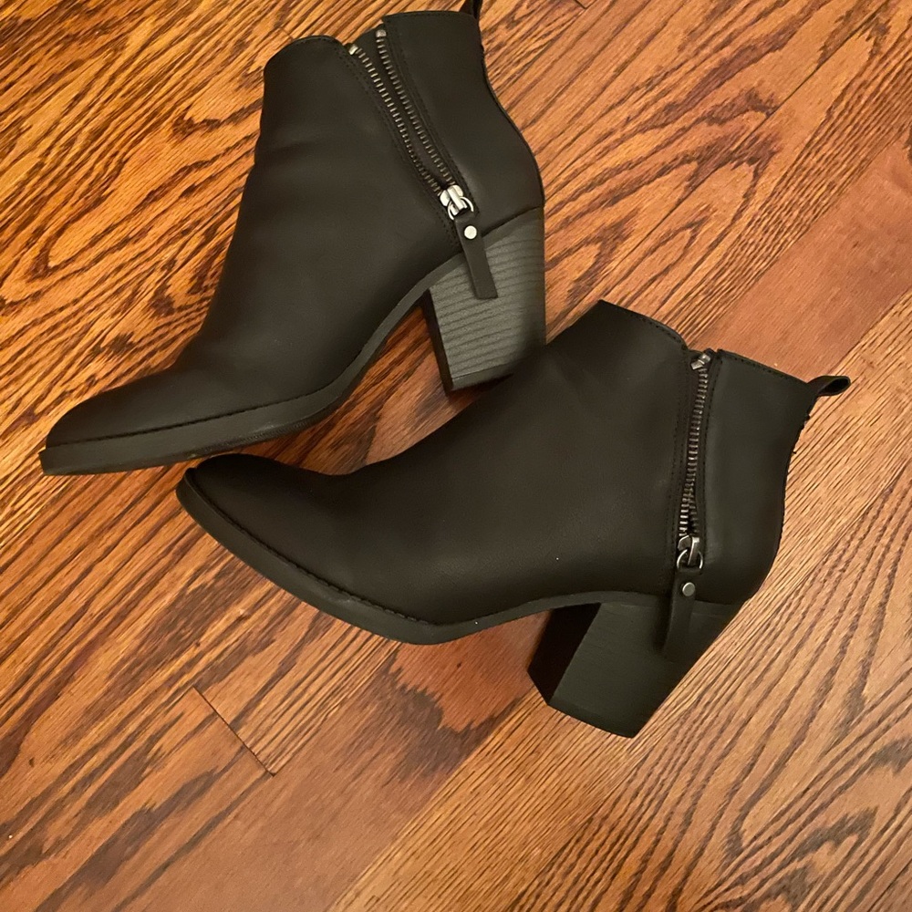 Universal Thread Ankle Length Bootie - image 8